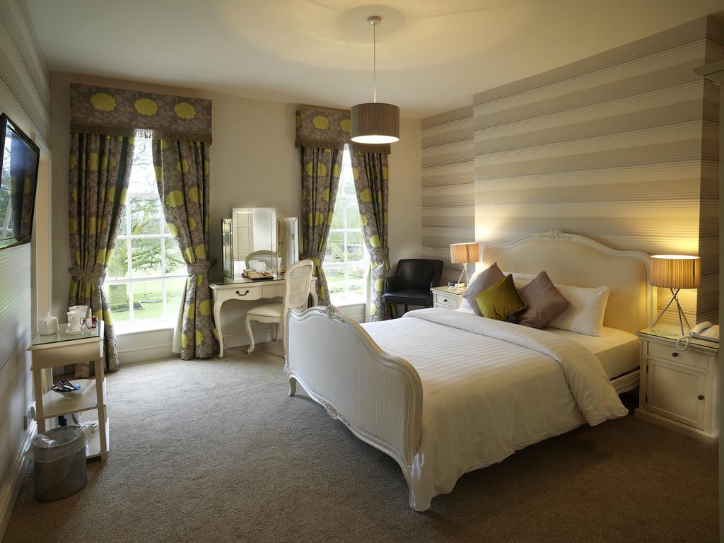 Singleton Lodge Country House Hotel Poulton-le-Fylde Room photo
